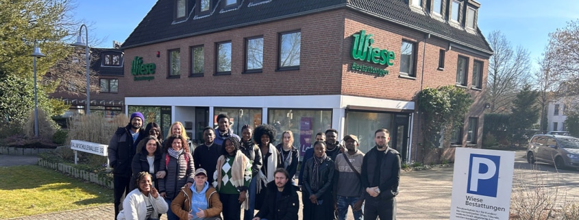 Einblick in die Bestattungskultur – Besuch der Pflegeschüler/innen der BBS Springe
